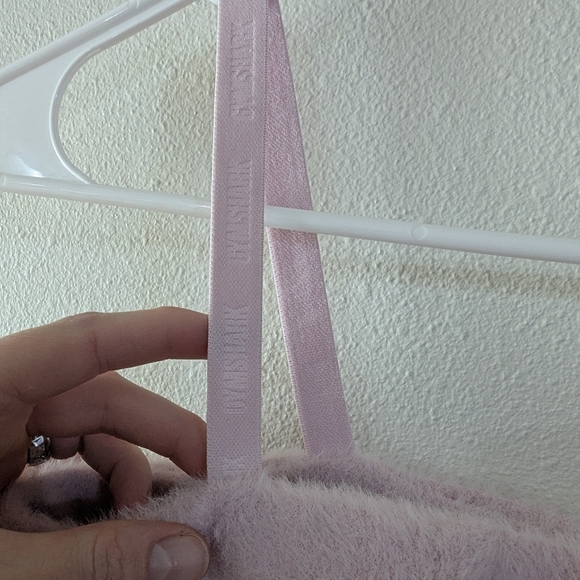 Gymshark x Whitney Simmons Eyelash Fuzzy Bra - Picture 4 of 9